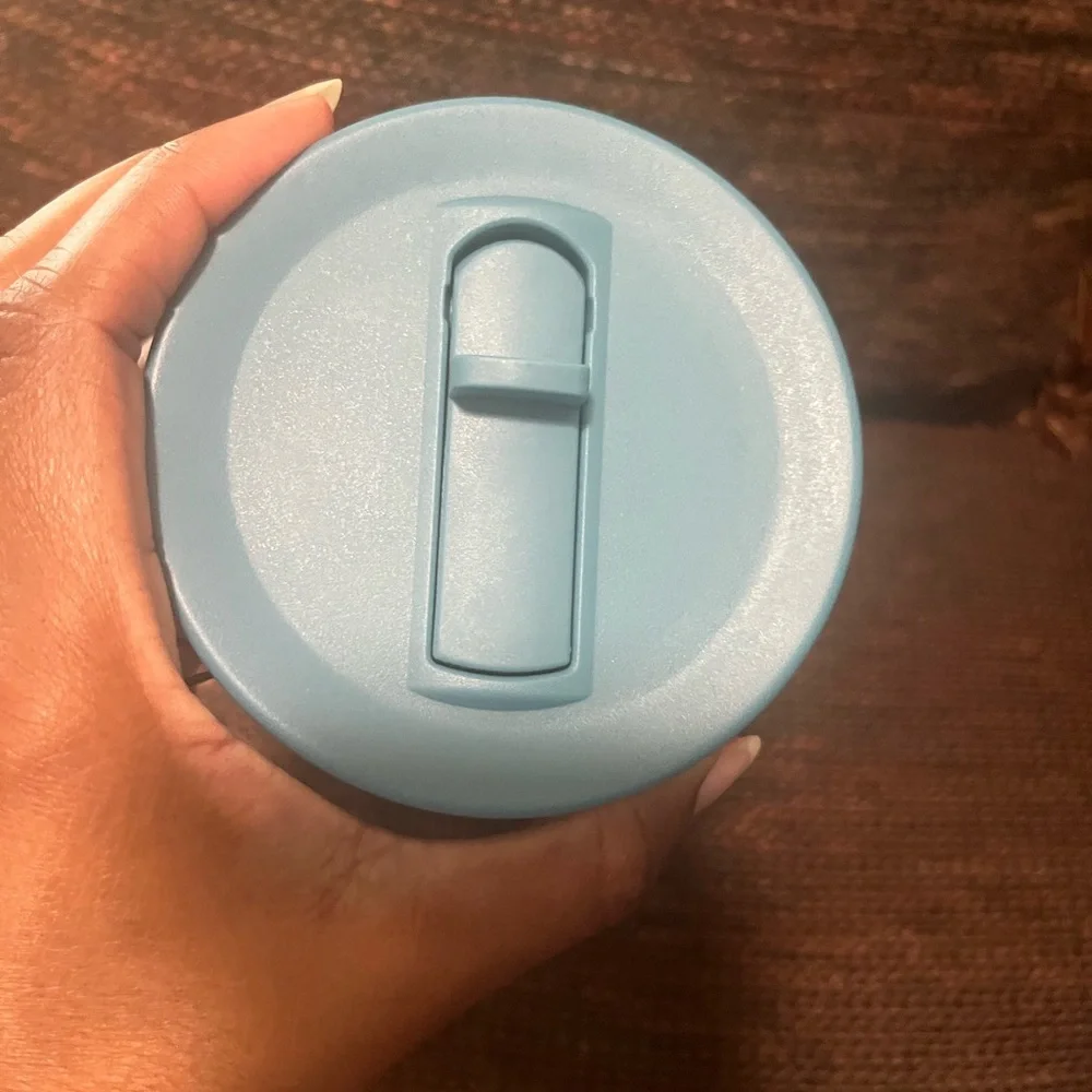 🍋 NWT Lululemon Back To Life Tumbler 24 oz - Marlin Blue